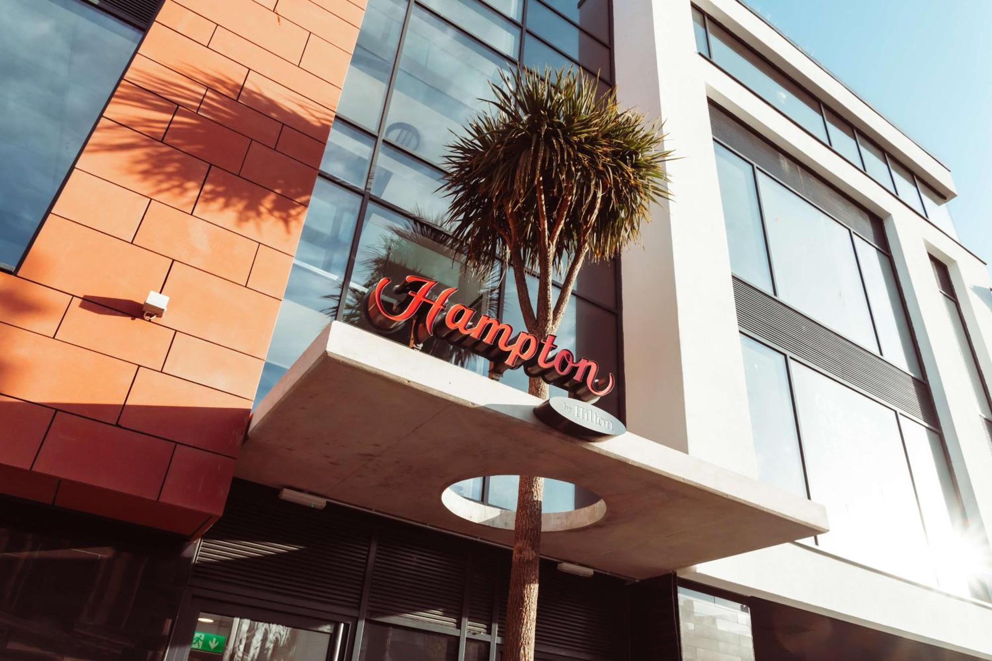 Hampton By Hilton Torquay Hotel Exterior foto